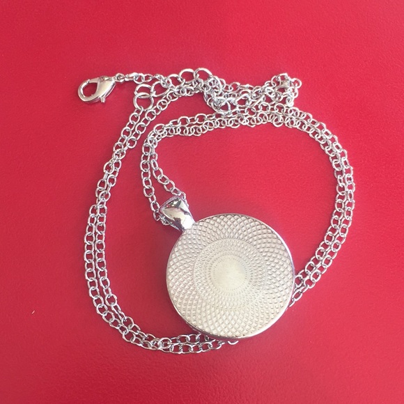 Mama Bear LBGTQ NECKLACE - Picture 3 of 3